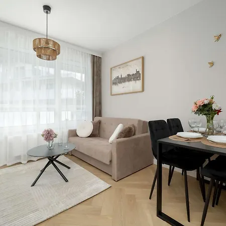 Apartman Elegant Mieszczanska With Air Conditioning, & Gym By Renters Prestige *
