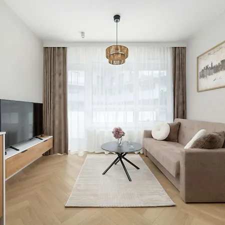 Elegant Mieszczanska With Air Conditioning, & Gym By Renters Prestige * Wrocław