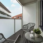 Elegant Mieszczanska With Air Conditioning, & Gym By Renters Prestige Lägenhet