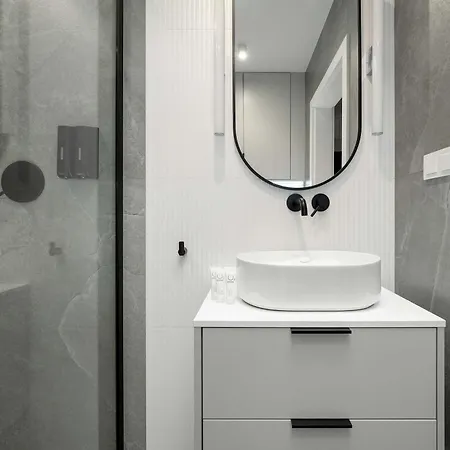 Elegant Mieszczanska With Air Conditioning, & Gym By Renters Prestige * Wrocław