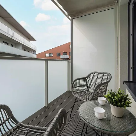 Elegant Mieszczanska With Air Conditioning, & Gym By Renters Prestige Appartement