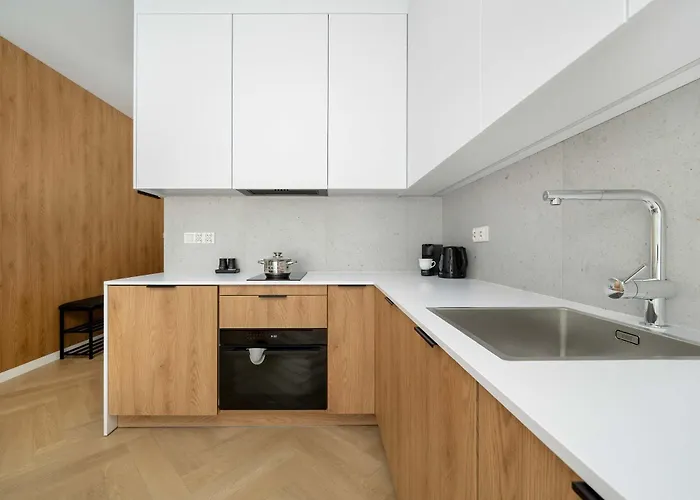 Elegant Mieszczanska With Air Conditioning, & Gym By Renters Prestige Διαμέρισμα *