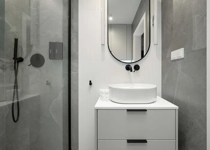 Elegant Mieszczanska With Air Conditioning, & Gym By Renters Prestige * Βρότσλαβ