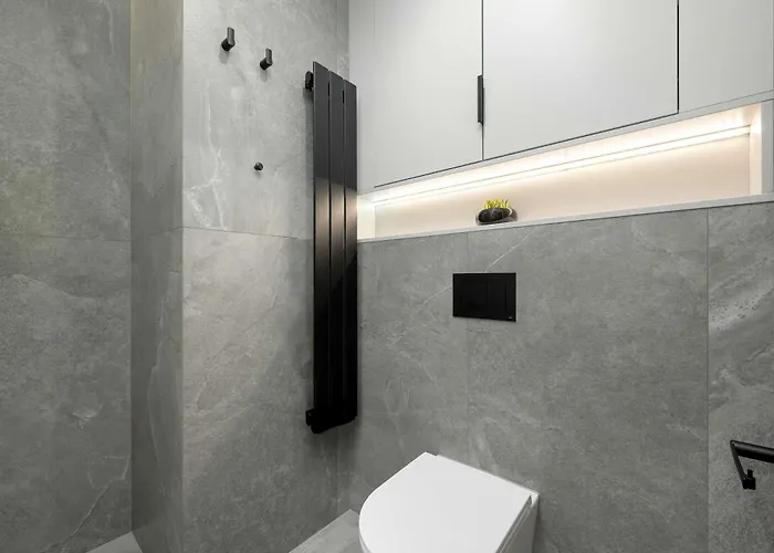 Elegant Mieszczanska With Air Conditioning, & Gym By Renters Prestige Διαμέρισμα